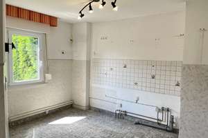 Solides Wohnhaus mit viel Freifläche für Autos, Spielwiese u. Gemüsebeet - Scheune vorhanden – Erzkopfstraße 8, 75181 Huchenfeld, Pforzheim – Vorschaubild 6