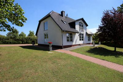Haus am See, 3-Familien-Landhaus mit neuem Bootssteg, Luftwärmepumpe&Photovoltaig, 5 Sterne Objekt