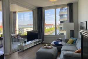 Exclusive, fully furnished apartment with water view - perfect for singles or couples – Am Hamburger Bahnhof 2A, 10557 Berlin – Vorschaubild 3