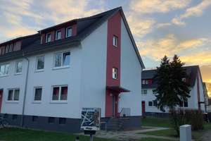 Gemütliche 2-Zimmer-Hochparterrewohnung mit Balkon – Friedensheimer Str. 11, 28719 Burg-Grambke, Bremen – Vorschaubild 1