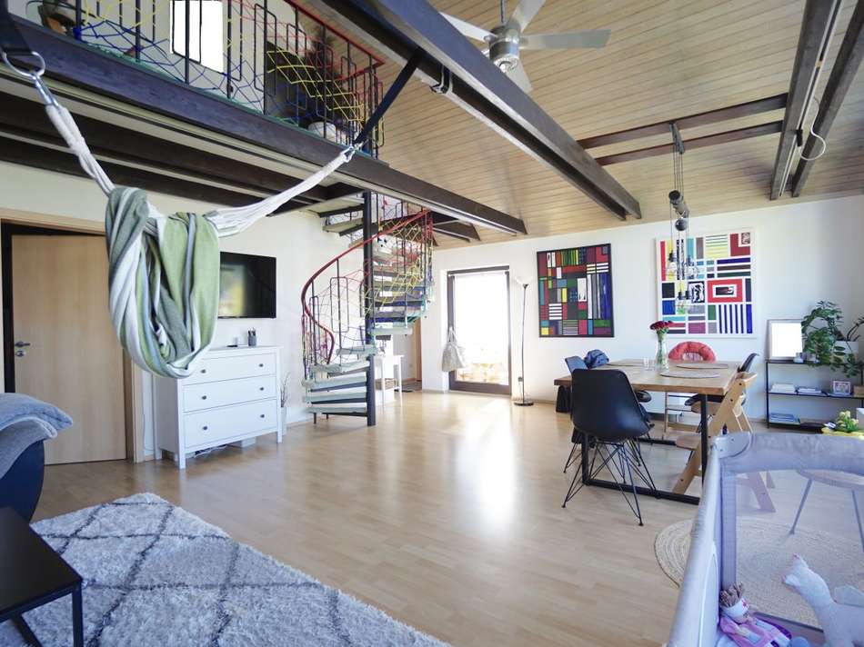 Wohnen/Essen im 1. DG