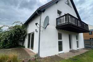 Licht. Raum. Ruhe. – Gepflegte Doppelhaushälfte mit Garten, Kamin & Terrasse in Löcknitz – Zum Wasserturm 6, 17321 Uecker-Randow (Kreis) – Vorschaubild 3
