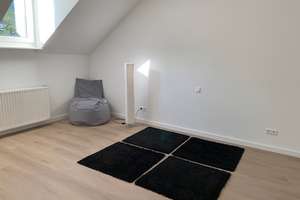 Direkt vom Eigentümer für echte Altbauliebhaber - DG-Wohnung in D-Flingern – Die vollständige Adresse der Immobilie erhältst du vom Anbieter., 40235 Flingern Nord, Düsseldorf – Vorschaubild 3
