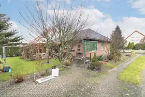 Idyllisch gelegener Bungalow mit großem Garten und Doppelgarage in Tangerhütte – Stendal (Kreis) – Vorschaubild 16