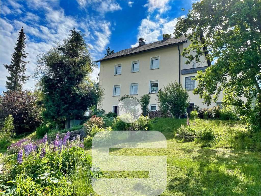 Immobilie in Geroldsgrün - Zweifamilienhaus auf großem Grundstück in Geroldsgrün - Bild 0