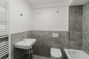 Düsseldorf-Grafenberg: 
Frisch sanierte Zweiraumwohnung in zentraler Lage mit Balkon