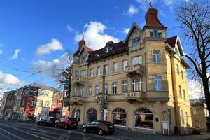 Große Single-Wohnung in historischem Gebäude