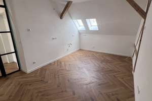     Exklusive kernsanierte Altbauwohnung in Neu-Ulm – Fischgrät, FBH, 127 m² – Johannisstraße 4, 89231 Neu-Ulm – Vorschaubild 3