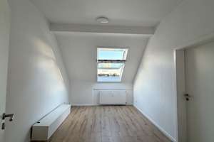 Attraktive  HELLE UND RUHIGE 2 Zimmerwohnung moderner Ausstattung SANIERT – Gumbertstraße 83, 40229 Eller, Düsseldorf – Vorschaubild 3