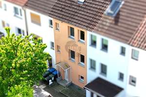 NEUER PREIS - REIHENHAUS MIT GARTEN UND PAKPLATZ IN PEINE – Die vollständige Adresse der Immobilie erhältst du vom Anbieter., 31228 Peine – Vorschaubild 1