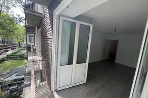 Vollständig renovierte 2-Raum-Wohnung mit zwei Balkonen in Golzheim