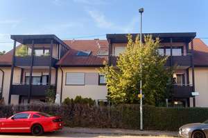 Helle 2-Zimmer-Dachgeschosswohnung mit Balkon in Horkheim