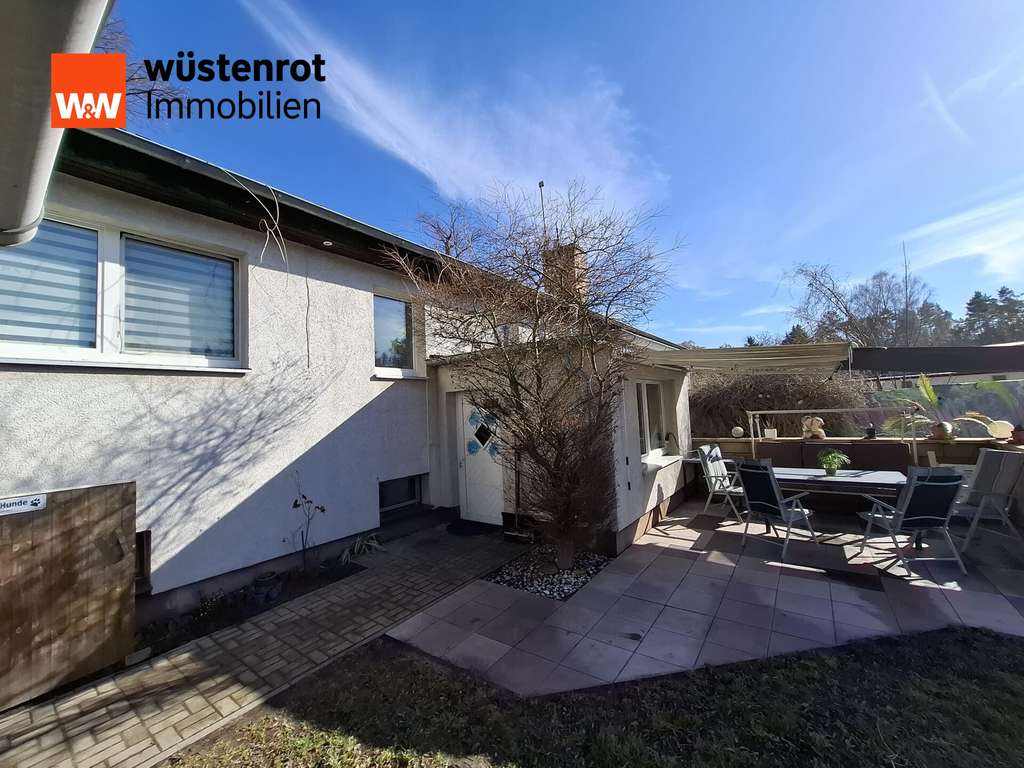 Immobilie in Luckenwalde - Bungalow mit Wohlfühlcharakter am Rande von Luckenwalde mit großer Nutzfläche im Keller zu verkaufen - Bild 1