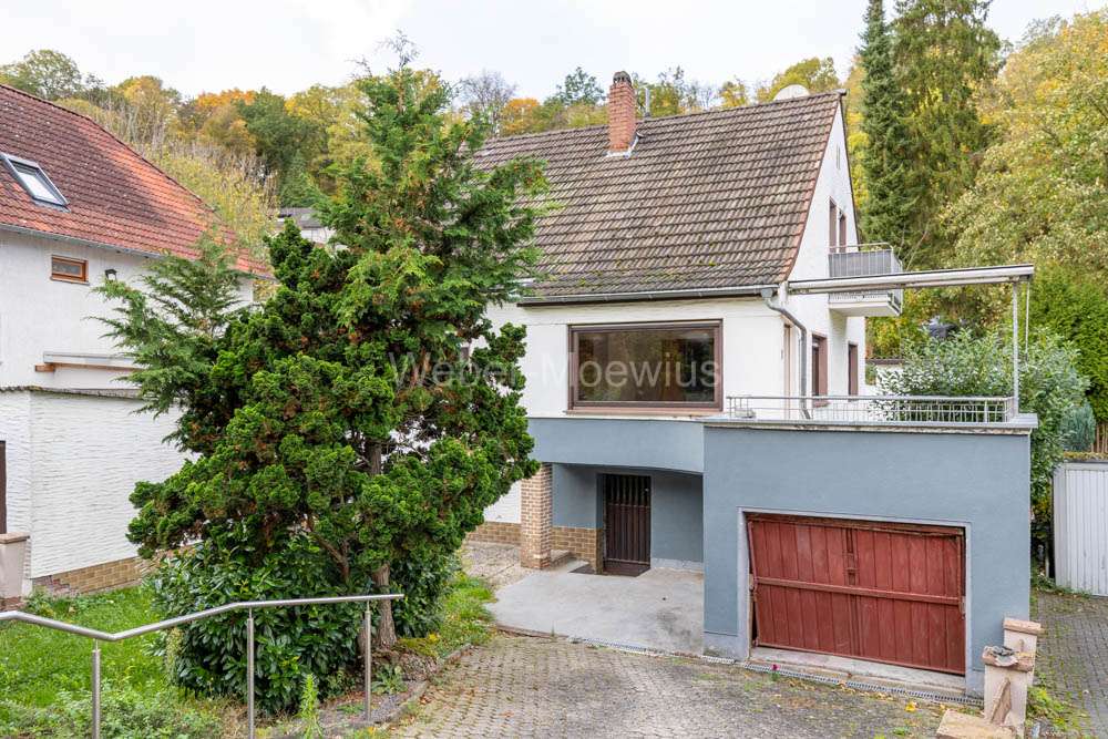 Einfamilienhaus in Rheinnähe - Terrasse, Balkon und 2 Garagen, Ahrweiler Kreis – Bild 1