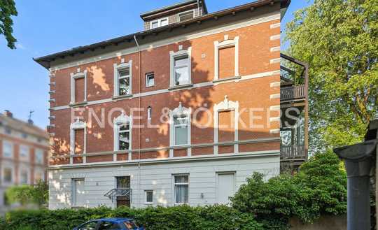 GROßZÜGIGE ALTBAUWOHNUNG MIT WUNDERSCHÖNEM AUSBLICK