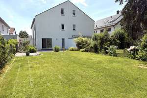 Wohnen im Grünen: Moderne KfW 55 Doppelhaushälfte mit großem Garten in begehrter Lage München-Aubing – Die vollständige Adresse der Immobilie erhältst du vom Anbieter., 81243 Aubing-Süd, München – Vorschaubild 3
