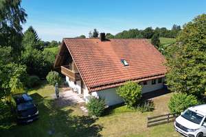 Charmantes Einfamilienhaus mit Garten und Garage in Rettenbach – Die vollständige Adresse der Immobilie erhältst du vom Anbieter., 93191 Rettenbach – Vorschaubild 1