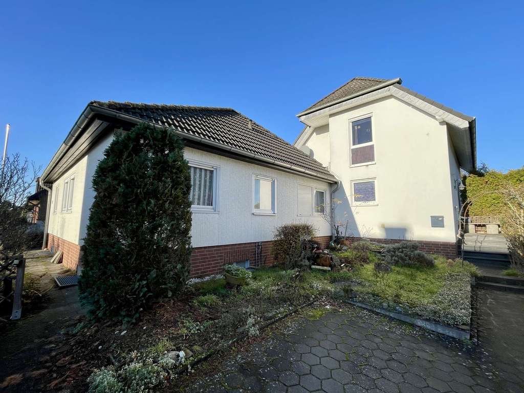 Immobilie in Rietberg - Zwei auf einen Streich - Platz für die ganze Familie oder zwei Generationen! - Bild 1