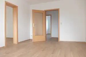 Schicke 2-Zimmer mit Balkon warten auf Sie – Zietenstraße 90, 9130 Chemnitz – Vorschaubild 3