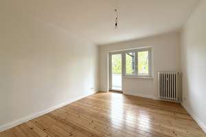 Traumhafte 2,5 Zimmerwohnung mit Balkon und Tageslichtbad – Holzmannstraße 4, 12099 Tempelhof, Berlin – Vorschaubild 4