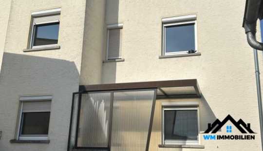 Bild von 3 Familienhaus mit 2 Garagen und Garten in 63486 Bruchköbel