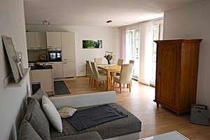Raum für Entfaltung: Schöne, helle und großzügige 4-Zimmer-Wohnung in München Trudering – Schneefinkenweg 8, 81827 Waldtrudering, München – Vorschaubild 3