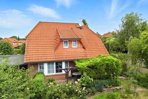 Charmantes EFH mit großer Südwest-Terrasse und idyllischem Grundstück * Garage und Carport – Saalekreis – Vorschaubild 1