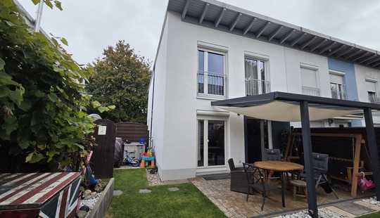 Bild von Niedrigenergie-1-Familien-Eckhaus mit
Doppelcarport