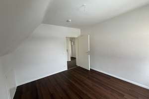 Licht, Ruhe, Zuhause – Charmante Dachgeschosswohnung mit Wohlfühlfaktor in Salzgitter-Bad – Am Ziesberg 18, 38259 Salzgitter-Bad, Salzgitter – Vorschaubild 2