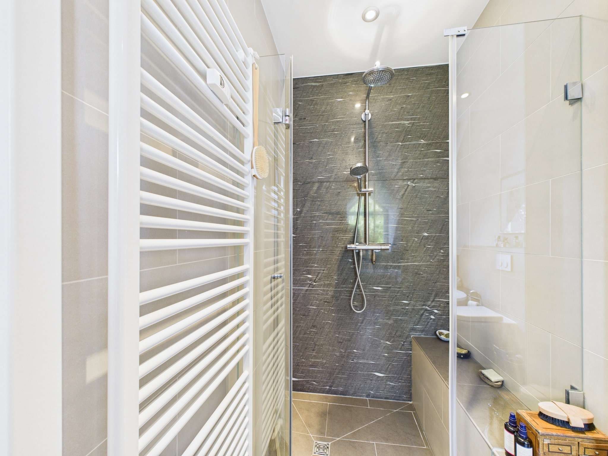 Immobilie in Utting am Ammersee - Haus im Haus in Utting – Großzügiges Wohnen mit Einliegerwohnung und Panorama - Bild 16