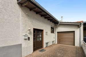 Im Doppelpack, 380 m² Fläche: Top gepflegter Bungalow + Garten + Vorderhaus m. 2 WE´s komplett frei – Die vollständige Adresse der Immobilie erhältst du vom Anbieter., 61231 Bad Nauheim – Vorschaubild 2