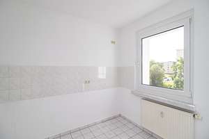 Helle Familienwohnung mit 68 qm + Loggia + PkW- Stellplatz!!! – Limbacher Straße 161, 9116 Altendorf, Chemnitz – Vorschaubild 6