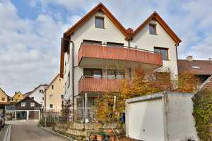 MODERNES 3-FAMILIENHAUS MIT ZWEI GARAGEN UND SOLAR! – Reutlingen (Kreis) – Vorschaubild 2