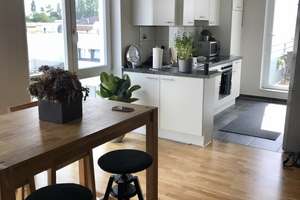 Traumhafte und lichtdurchflutete Penthouse 3-Zimmer-Wohnung in Wiesbaden – Die vollständige Adresse der Immobilie erhältst du vom Anbieter., 65197 Rheingauviertel / Hollerborn, Wiesbaden – Vorschaubild 2