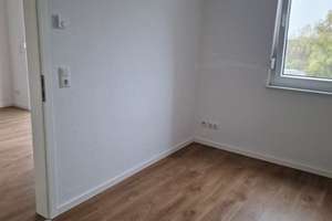 Helle 2-Raumwohnung Mietbeginn 01.02.2026 – Martin-Riesenburger-Straße 38, 12627 Hellersdorf, Berlin – Vorschaubild 8