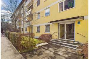 - MITTEN IN PLANEGG - gepflegte, vermietete 3-Zimmer-Wohnung – Die vollständige Adresse der Immobilie erhältst du vom Anbieter., 82152 Planegg – Vorschaubild 1