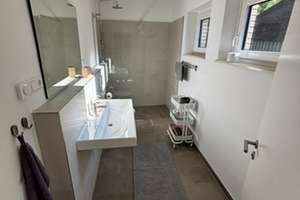 Exklusives vollmöbliertes Einfamilienhaus direkt an der Lesum - Wassergrundstück – Die vollständige Adresse der Immobilie erhältst du vom Anbieter., 28759 Grohn, Bremen – Vorschaubild 26