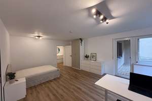 Zimmer in hochwertig renovierter Wohnung mit All-inclusive-Miete  (Zimmer 1/3)