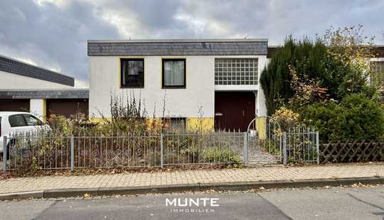 Bild von Großzügiges Reihenhaus mit Garage und Balkon in ruhiger Lage