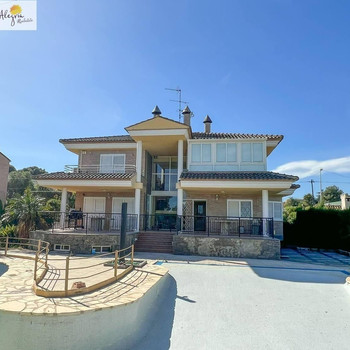Spektakuläre Villa 15 Minuten von Valencia entfernt