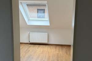 3-Zimmer-Dachgeschosswohnung mit neuem Bad, Einbauküche und Loggia in Bielefeld-Sennestadt – Die vollständige Adresse der Immobilie erhältst du vom Anbieter., 33689 Sennestadt, Bielefeld – Vorschaubild 3