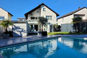 Freistehendes Einfamilienhaus mit toller Poollandschaft in Dreieich Sprendlingen – Offenbach (Kreis) – Vorschaubild 1