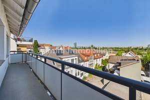 3-Zimmer-Wohnung mit Einbauküche, zwei Balkonen, Kamin und Skylineblick in Frankfurt-Oberrad – 60599 Oberrad, Frankfurt am Main – Vorschaubild 5