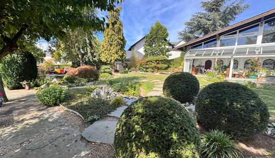 Bild von Exklusives Einfamilienhaus in Berg mit Indoor-Pool, Wellnessbereich und weitläufigem Grundstück!