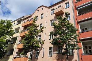 Leerstehende und renovierungsbedürftige 2-Zimmer-Erdgeschosswohnung