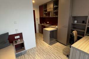 Möbliertes 1-Zimmer-Apartment mit Balkon + Gym & Pool (TUM Nähe, Studentenwohnanlage)