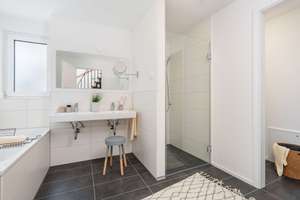 Modernes Wohnen in Roth – Haus zur Miete – 91154 Roth – Vorschaubild 3