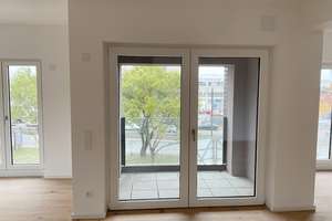 Hell & modern & viel Platz: 2 Zimmer + Balkon, guter Schnitt, modernes Tageslichtbad, Abstellraum – Hildesheimer Straße 454, 30519 Döhren, Hannover – Vorschaubild 4