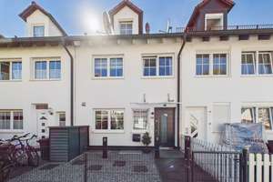 Ankommen & Wohlfühlen: Modernisiertes Familienhaus mit Garten und Raum für alle – Die vollständige Adresse der Immobilie erhältst du vom Anbieter., 84032 Altdorf – Vorschaubild 2