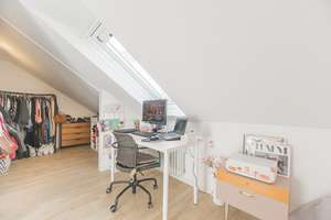 Stilvolle, modernisierte 2,5-Zimmer-DG-Wohnung mit Balkon und Einbauküche in Reutlingen – Wörnsbergweg 21, 72766 Sondelfingen, Reutlingen – Vorschaubild 11